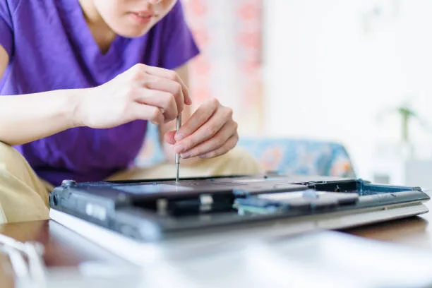 How to Spot Fake Third-Party Laptop Replacement Batteries 5 How to Spot Fake Third-Party Laptop Replacement Batteries