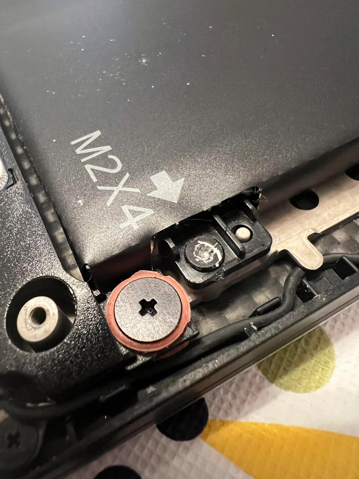 How to Remove Stripped Tiny Laptop Battery Screws: DIY Fixes 5 How to Remove Stripped Tiny Laptop Battery Screws: DIY Fixes