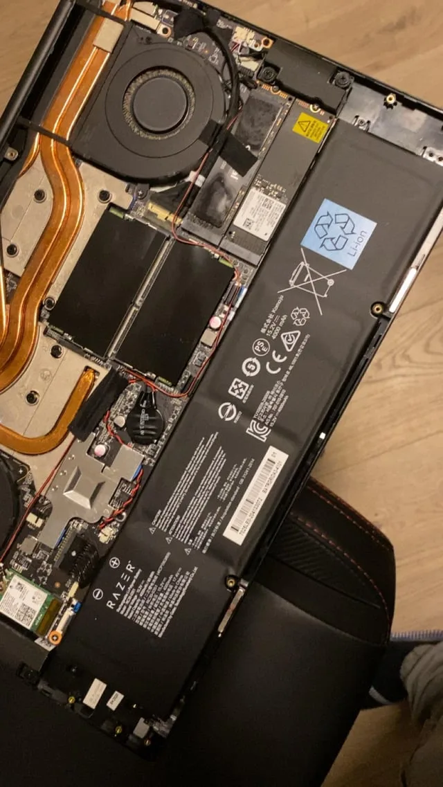 How to Easily Fix & Replace Swollen Razer Blade 15 Battery