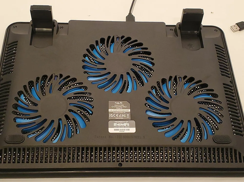 Why Traditional Multi-Fan Cooling Pads Only Drop 2 Degrees 4 laptop cooling pad airflow misalignment
