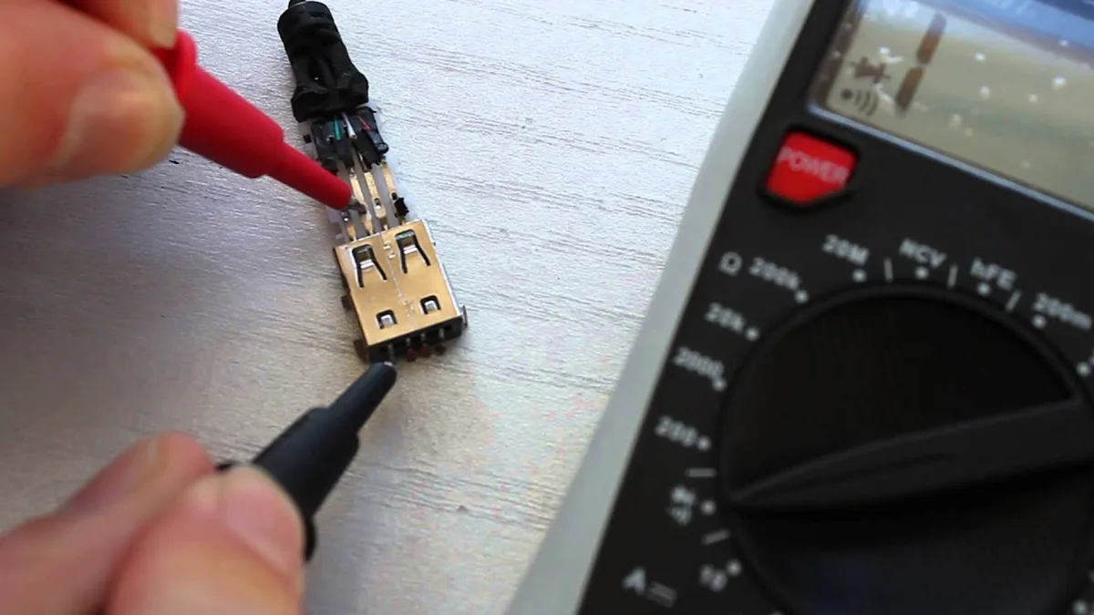 USB multimeter bare probe short circuit