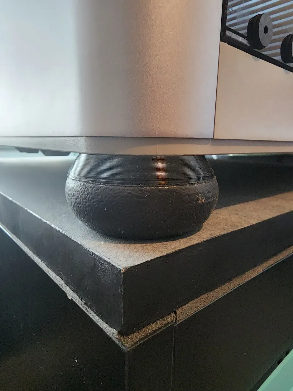 How to Silence Noisy Cooling Pad Vibration on Wooden Desks 4 wooden desk vibration damping